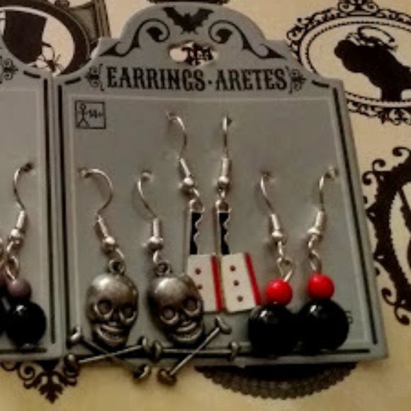 HAUNT COUTURE HALLOWEEN 6pc LOT BAT/BLOODY CLEAVER/SKULL & BONES/RIP EARRINGS - Picture 4 of 9